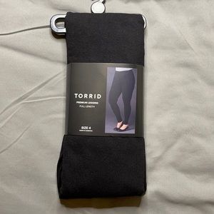 Torrid Premium Leggings Size 4 NWT